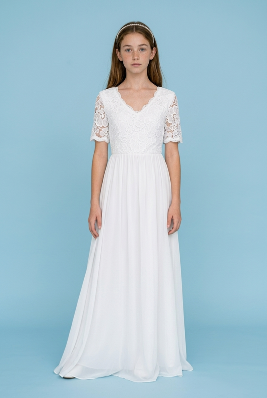 Girl wearing a short sleeve chiffon white dress