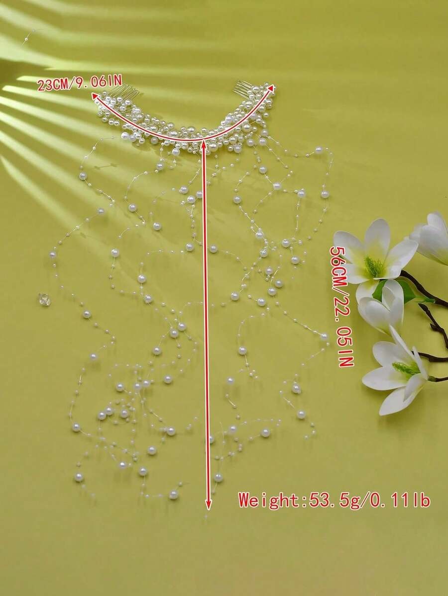 Pearl necklace on a green background with measurements and weight displayed
