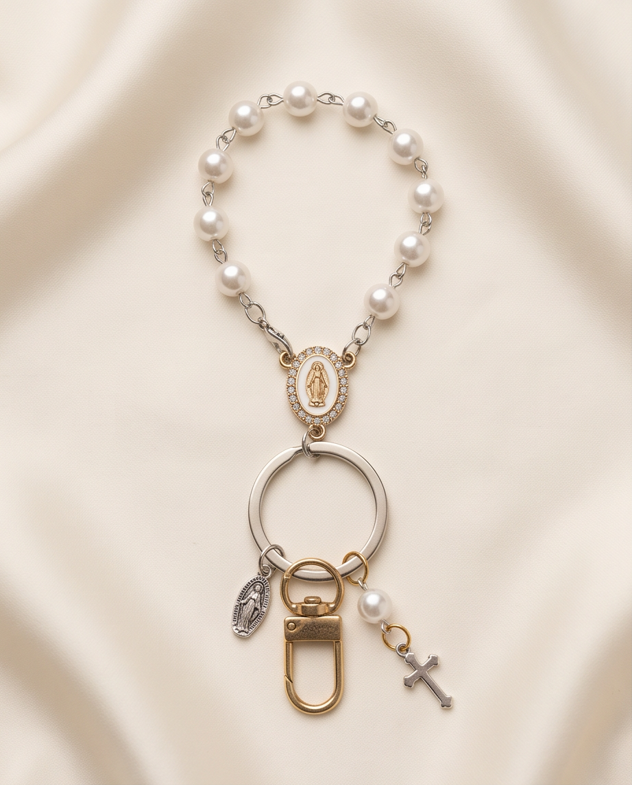 Pearl rosary key ring with white organza bag and laser-cut gift box